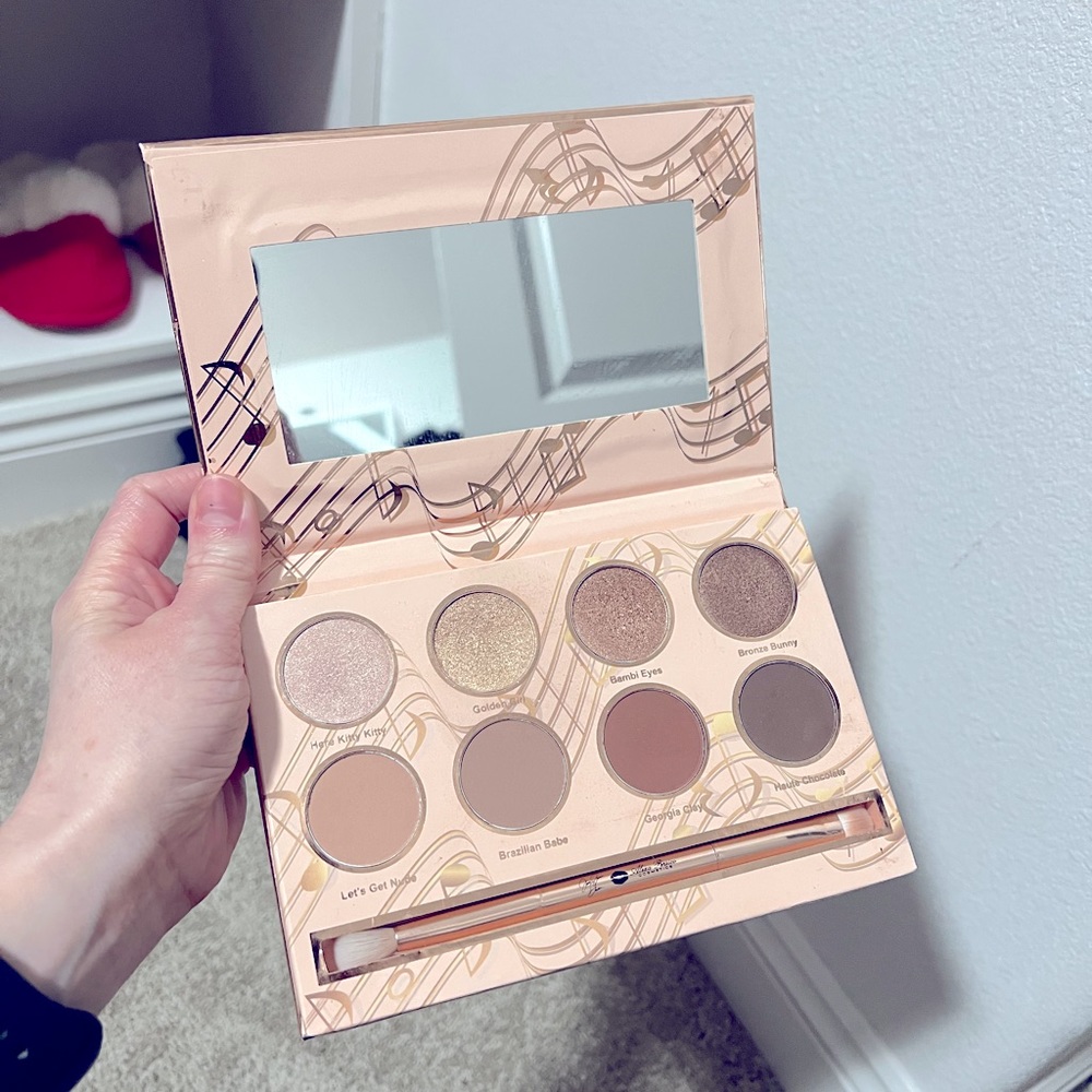 Jessie James Decker Eyeshadow Palette